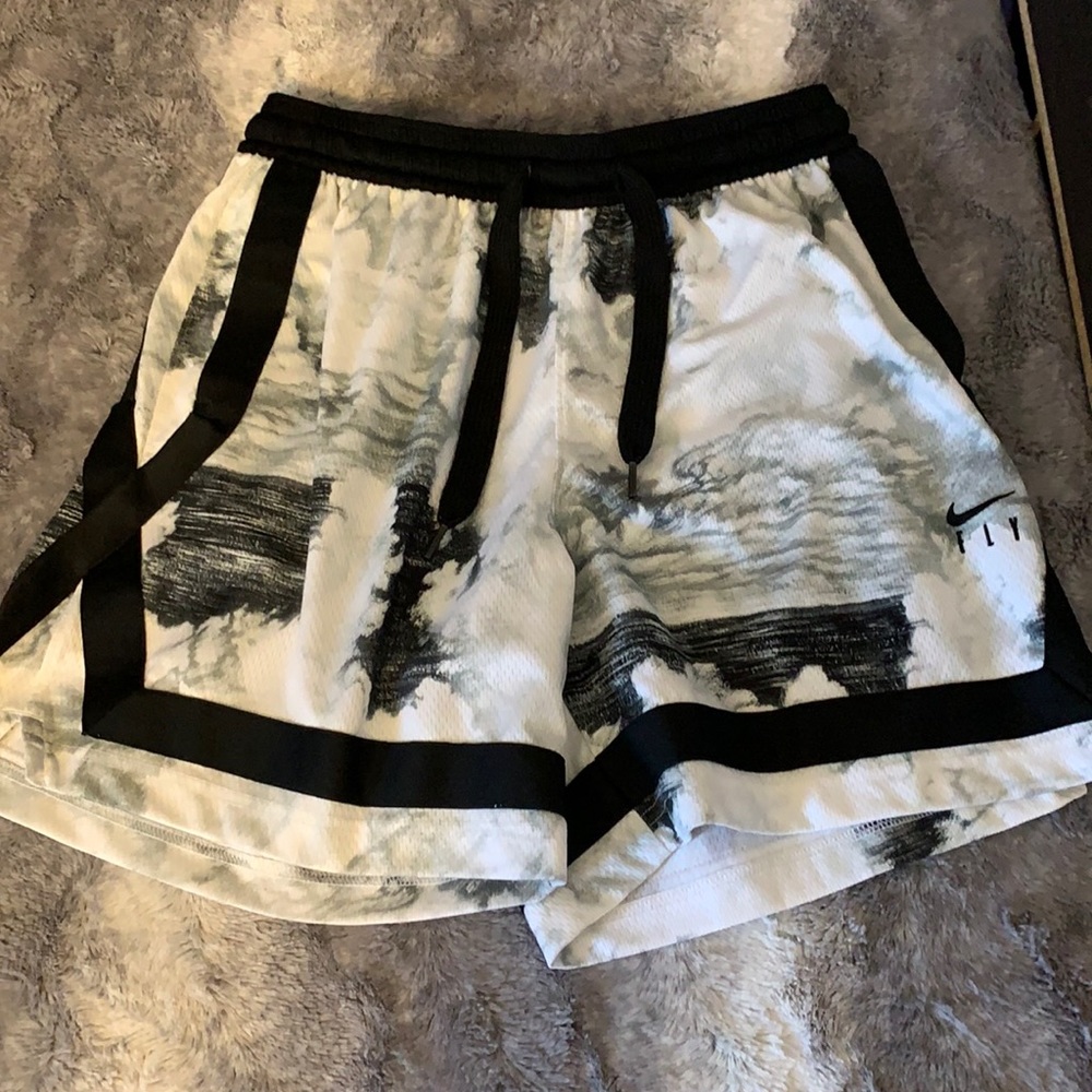 Women’s Nike Fly Basketball Shorts